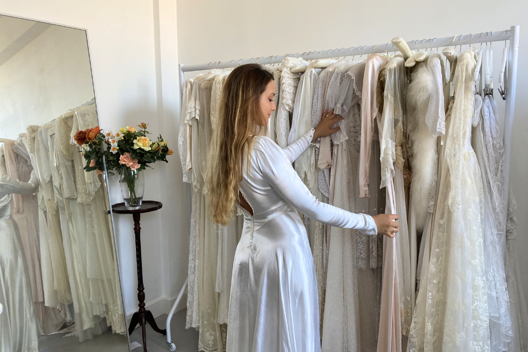 How to Choose the Perfect Vintage Wedding Dress (Real Tips From Our Experts) Adored Closet How to Choose the Perfect Vintage Wedding Dress (Real Tips From Our Experts) Adored Closet