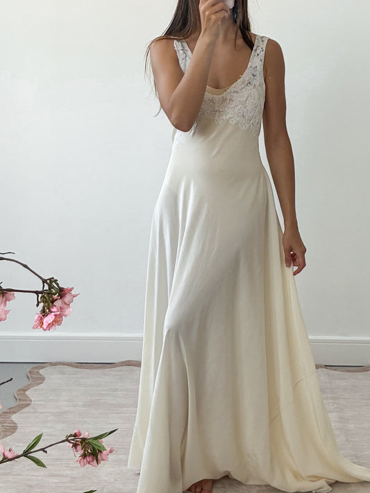1940s Asymmetrical Cream Silk Slip With Floral Lace L