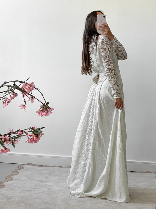 1940s Ivory Jacquard And Lace Dress With Puddle Train