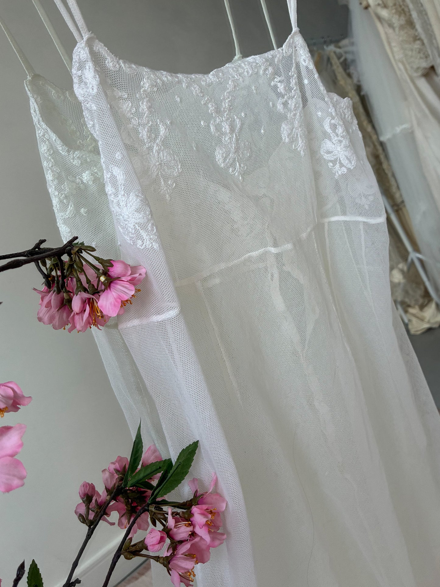 Antique Sheer Net Mini Slip With Bow Embroidery M