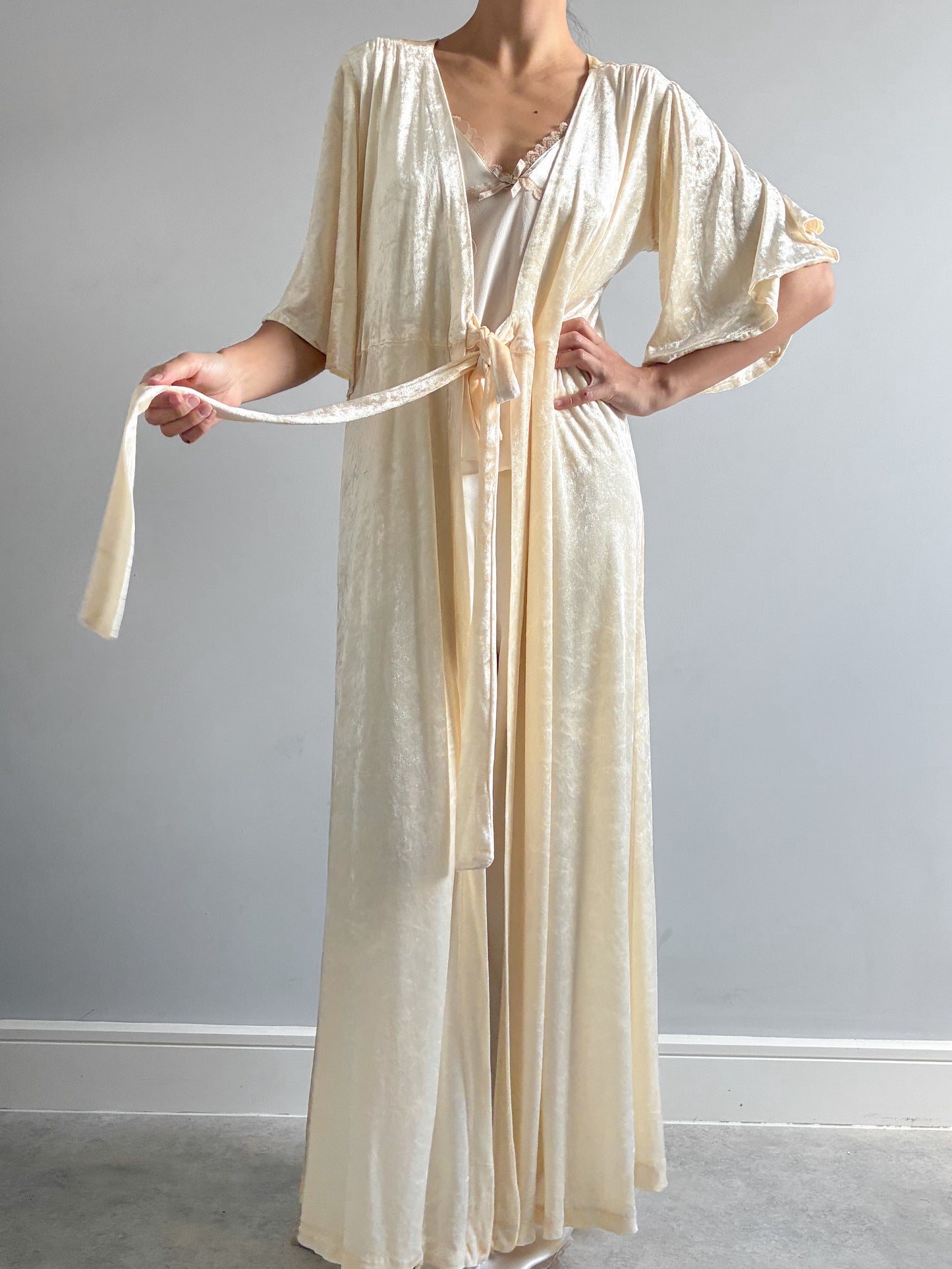 1970s Crushed Velvet Robe With Triangle Sleeves In Buttercream M L
