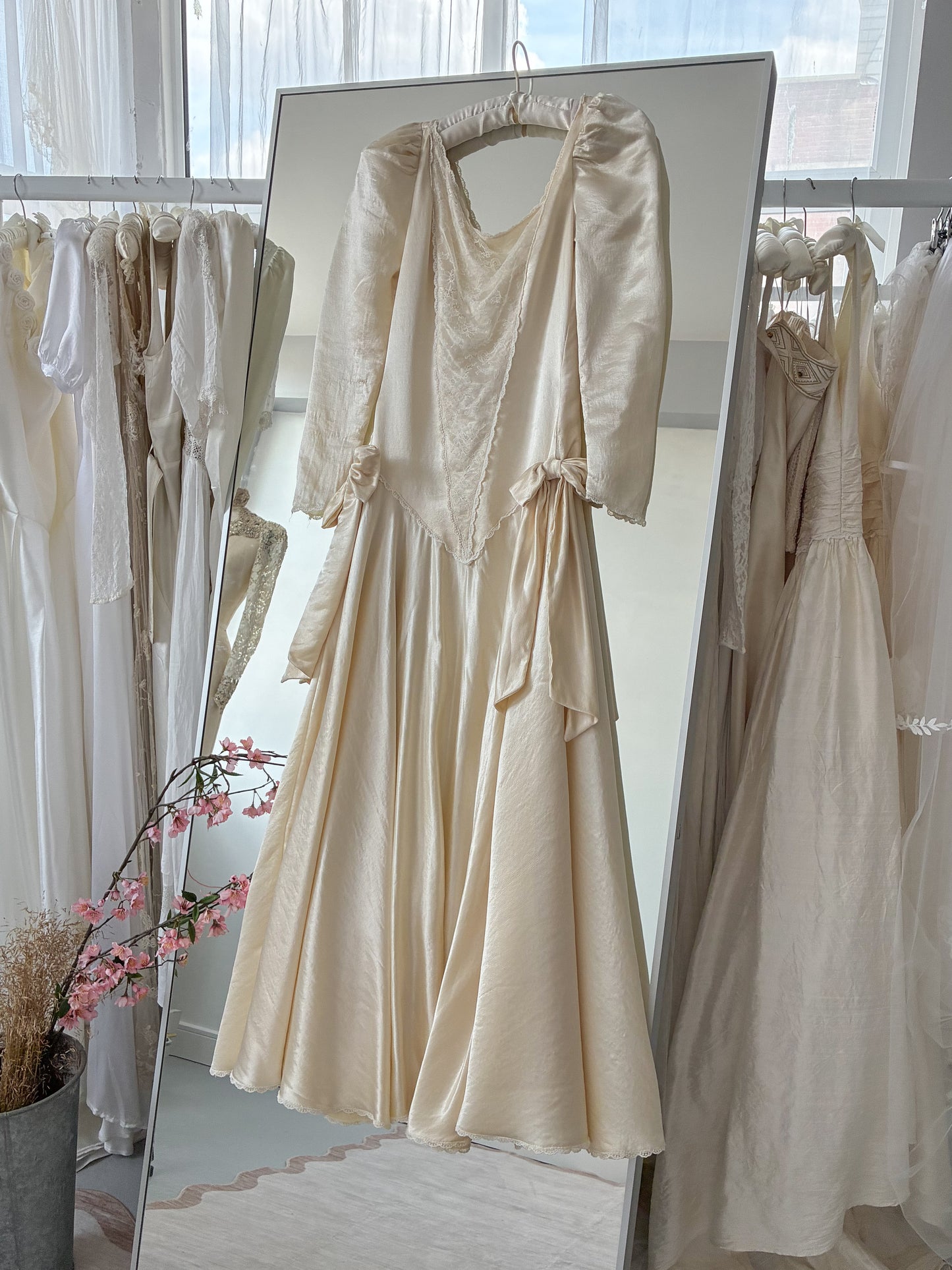 1980s Silk Asymmetrical Wedding Dress With Bow Detail S M