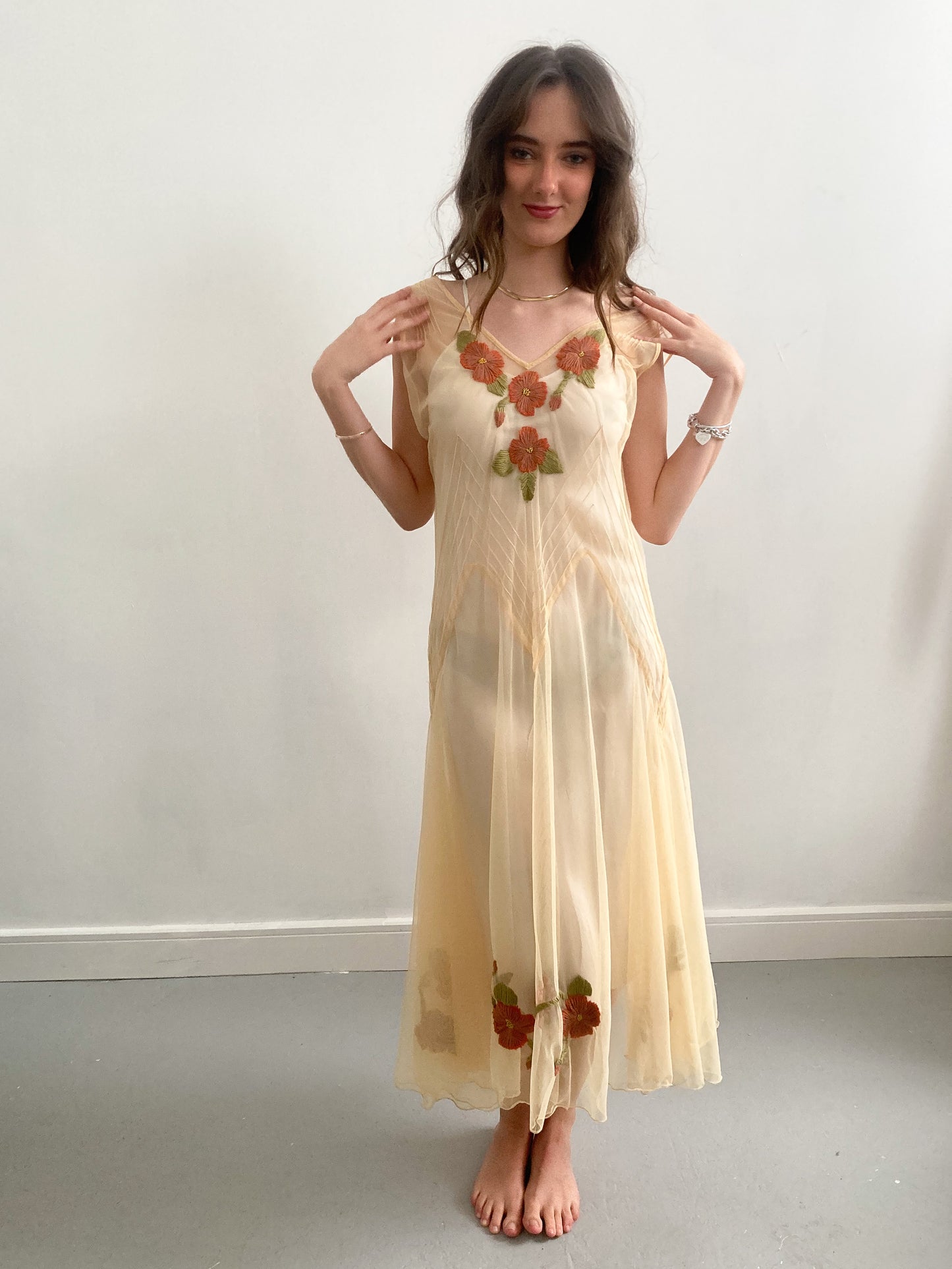 Romantic vintage floral dress 30s