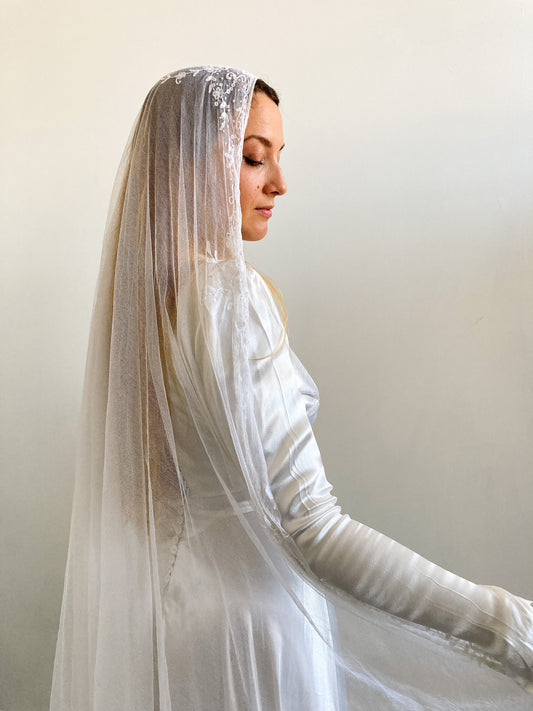 Antique Cathedral Tulle Veil with Fine Floral Edging