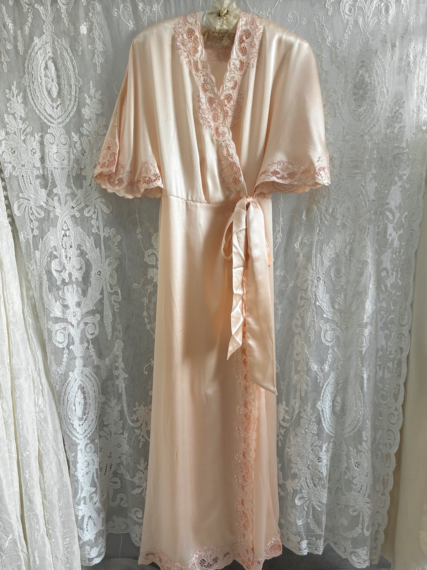 1970s Silk Peach Dressing Gown With Floral Embroidery