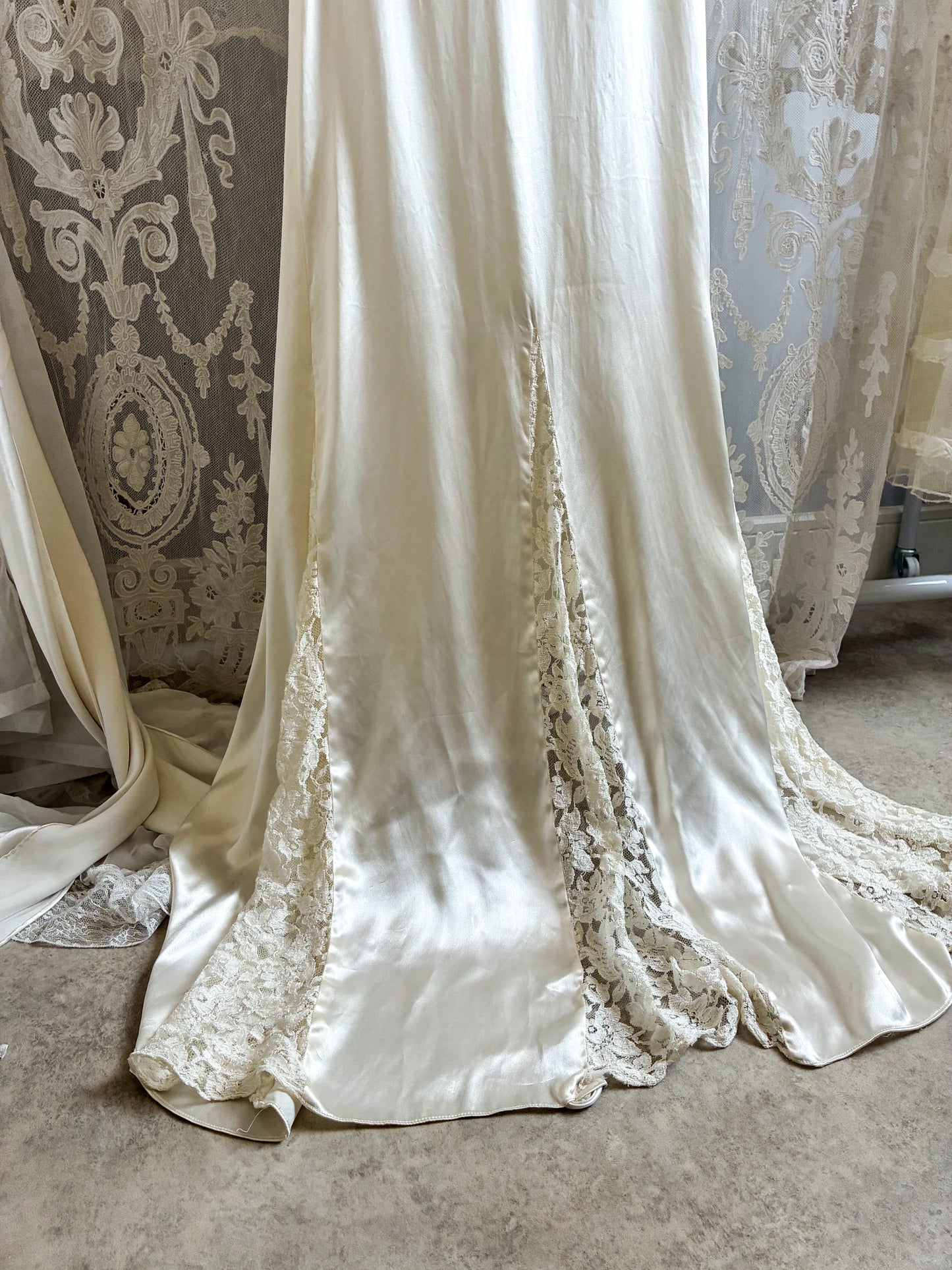 1930s Ivory Silk Puff Sleeve Wedding Dress With Lace & Puddle Train