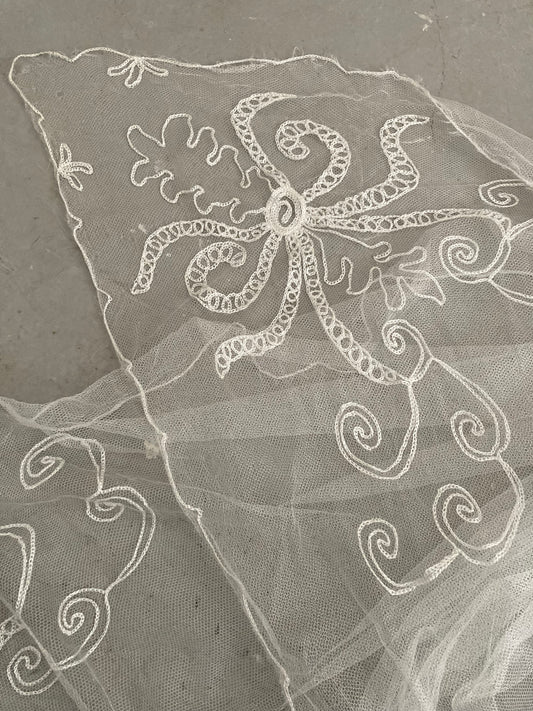 1940s Fine Tulle Veil with Bow Embroidery