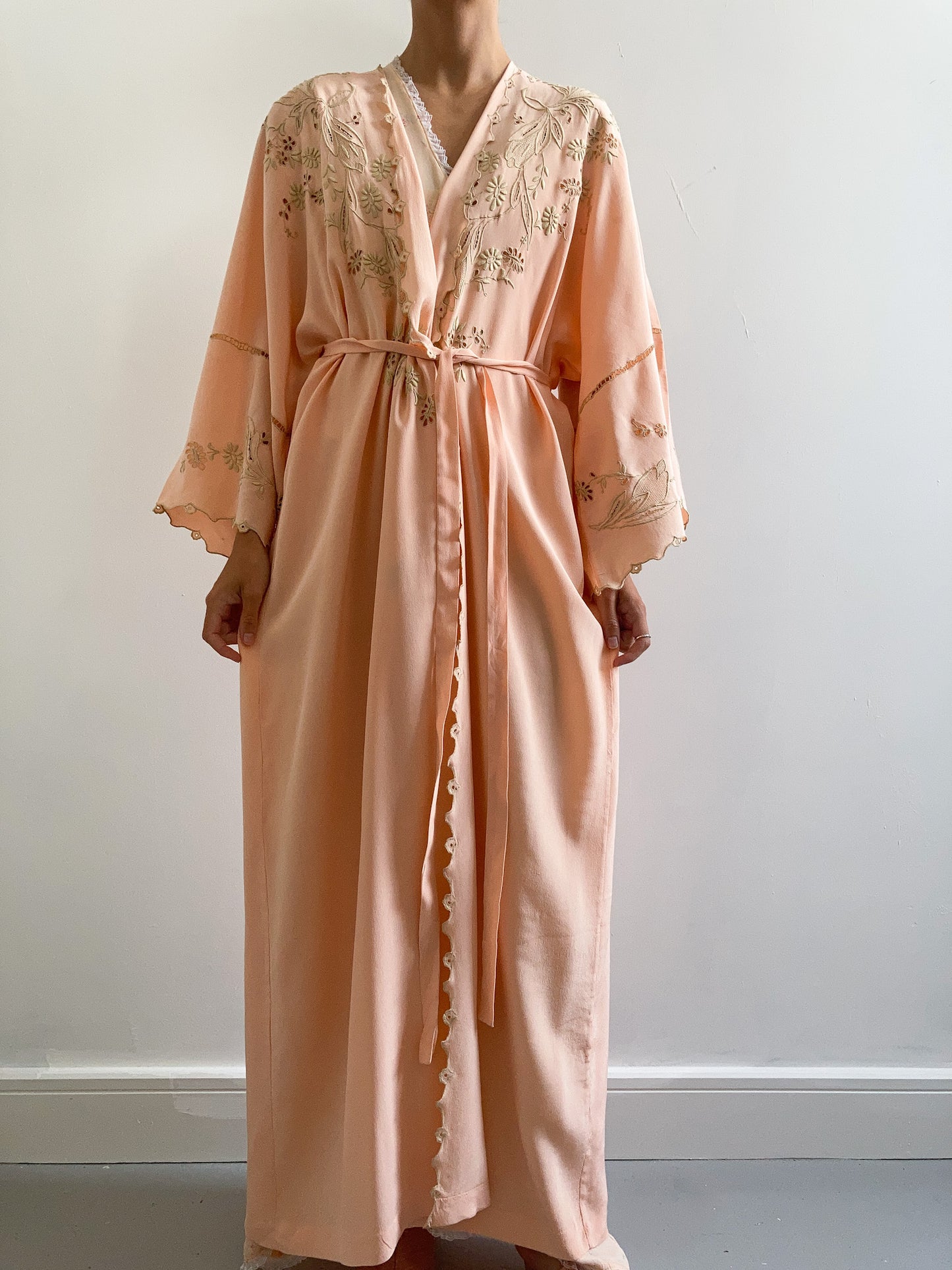 1930s Peach Silk Floral Embroidered Robe