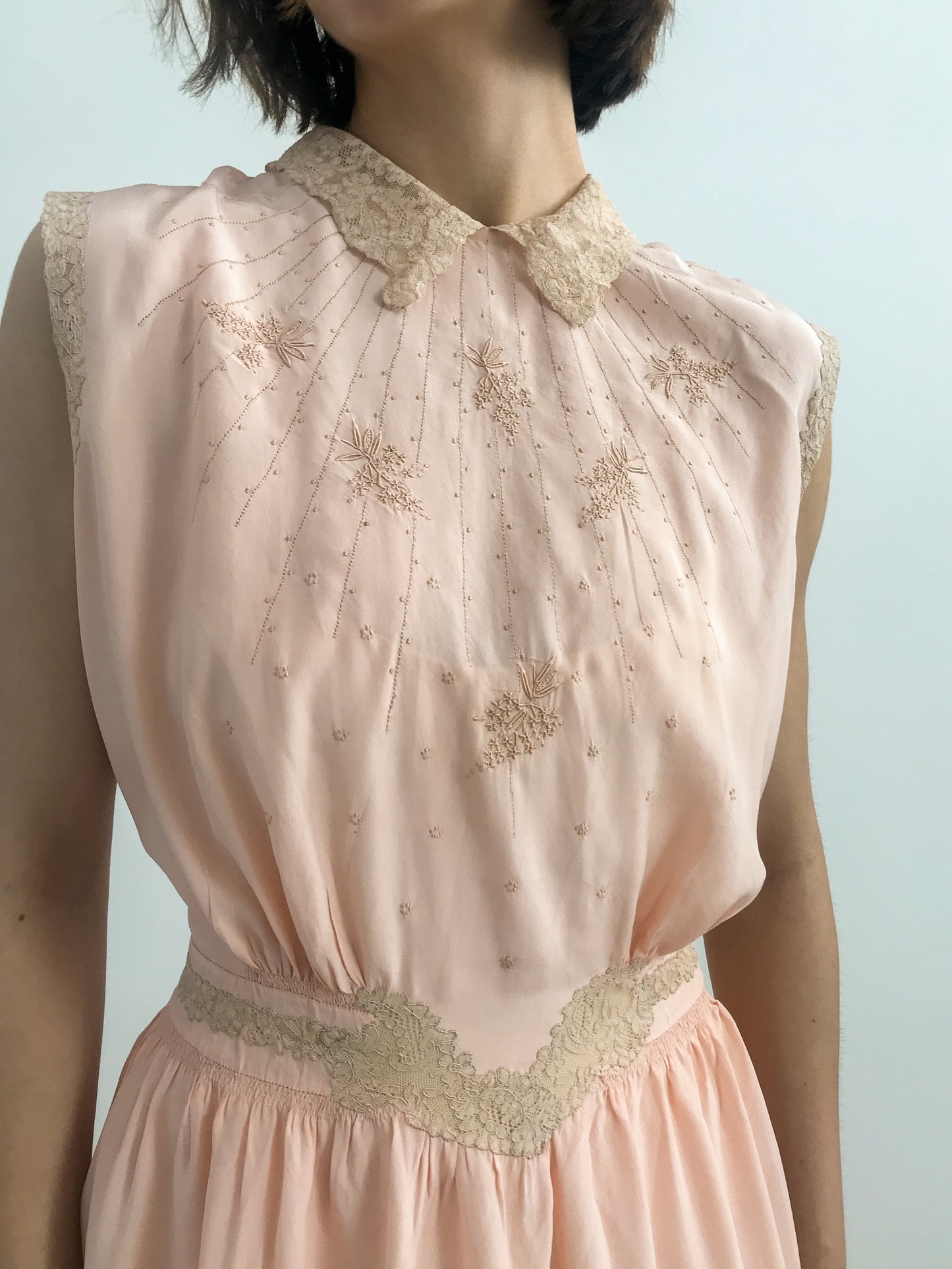 1930s Silk Crepe and Lace Collared Gown