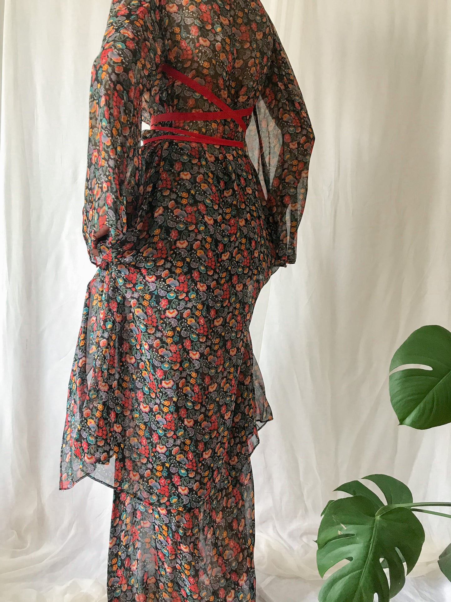 1960s Floral Two Piece Lace Up Set