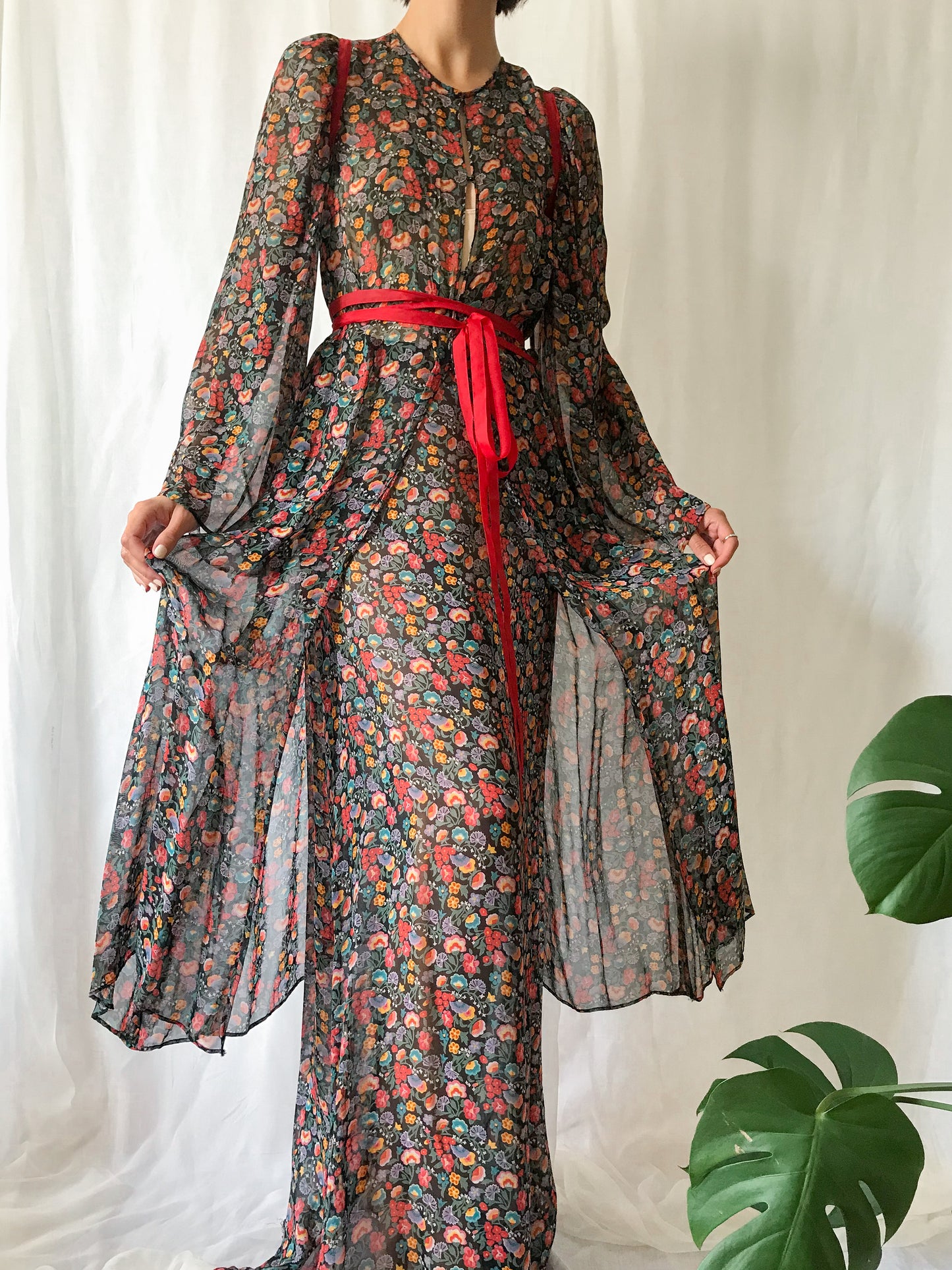 1960s Floral Two Piece Lace Up Set
