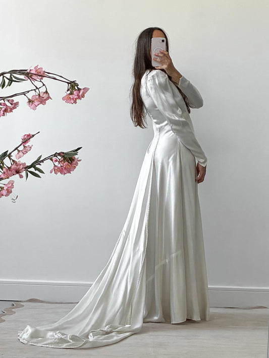1940s Satin Dress With Wateau Train and Bow Detail XS S