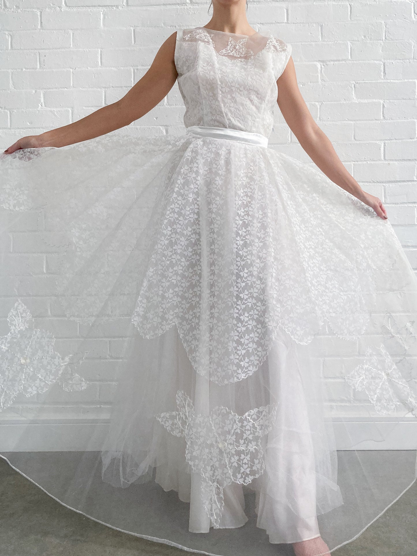 1950s Tulle & Floral Applique Wedding Dress with Bow Detail