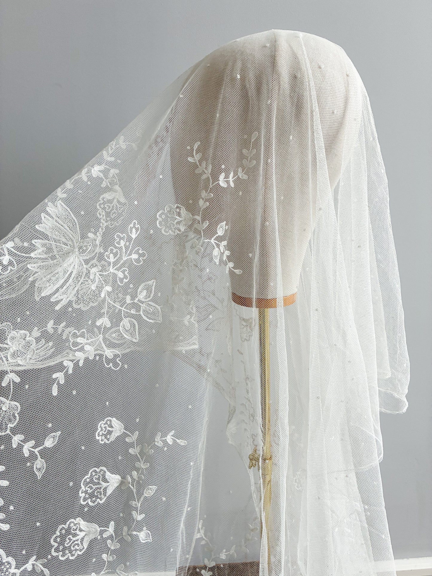 Antique Fingertip Veil In Spotted Floral Tambour Lace