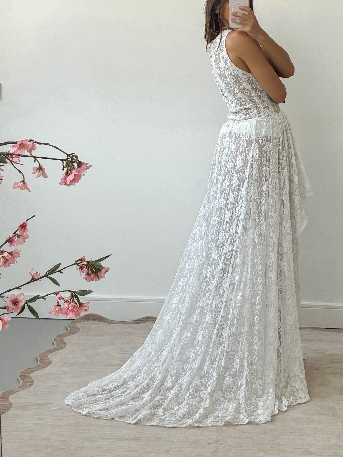 1940s High-Low Floral Lace Dress With Asymmetric Train
