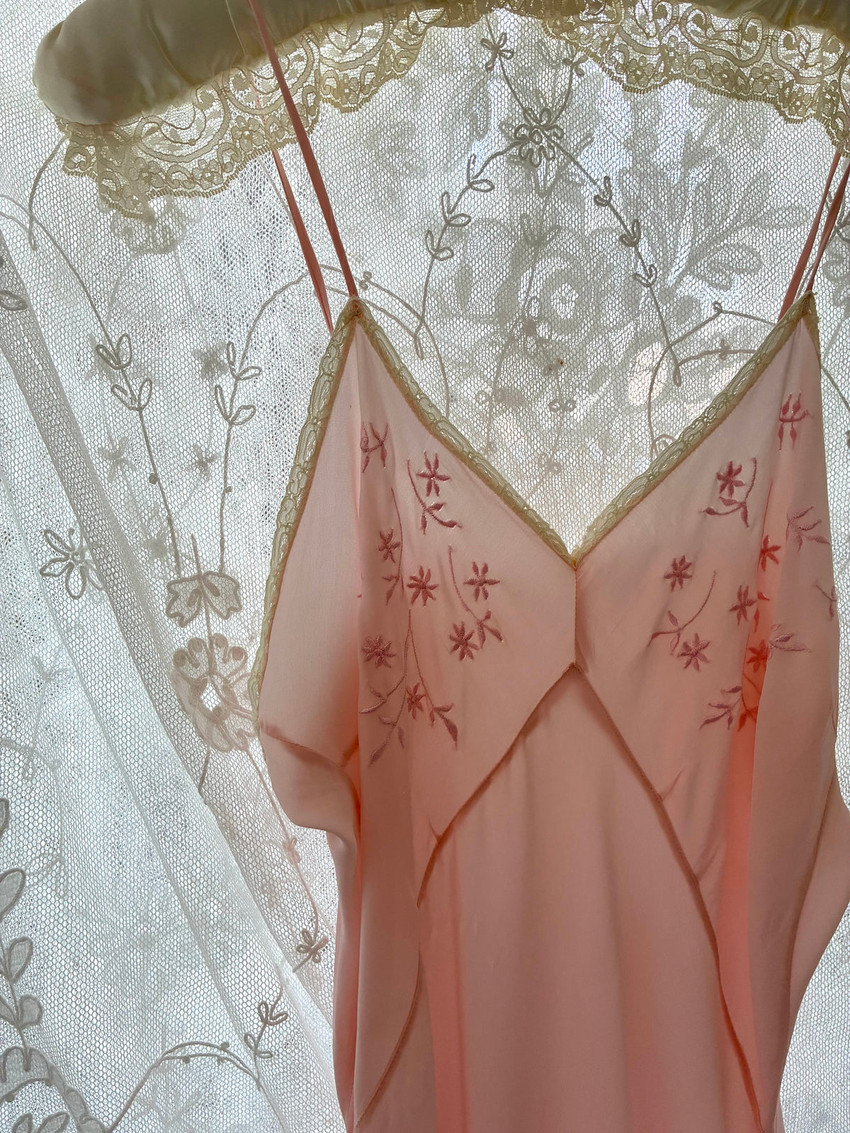 1940s Pink Satin Midi Slip With Flower Embroidery M L
