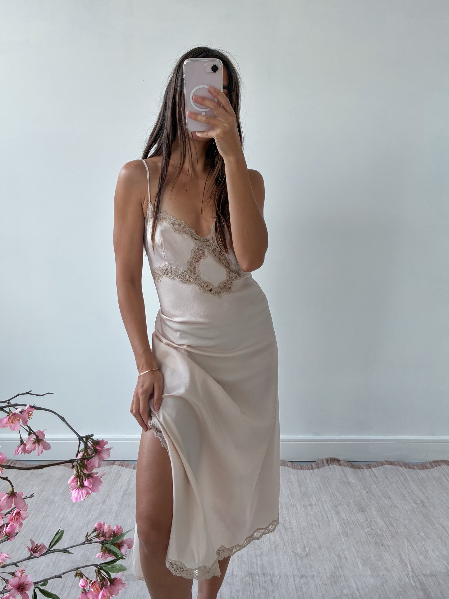 1970s Powder Pink Slip With Lace L