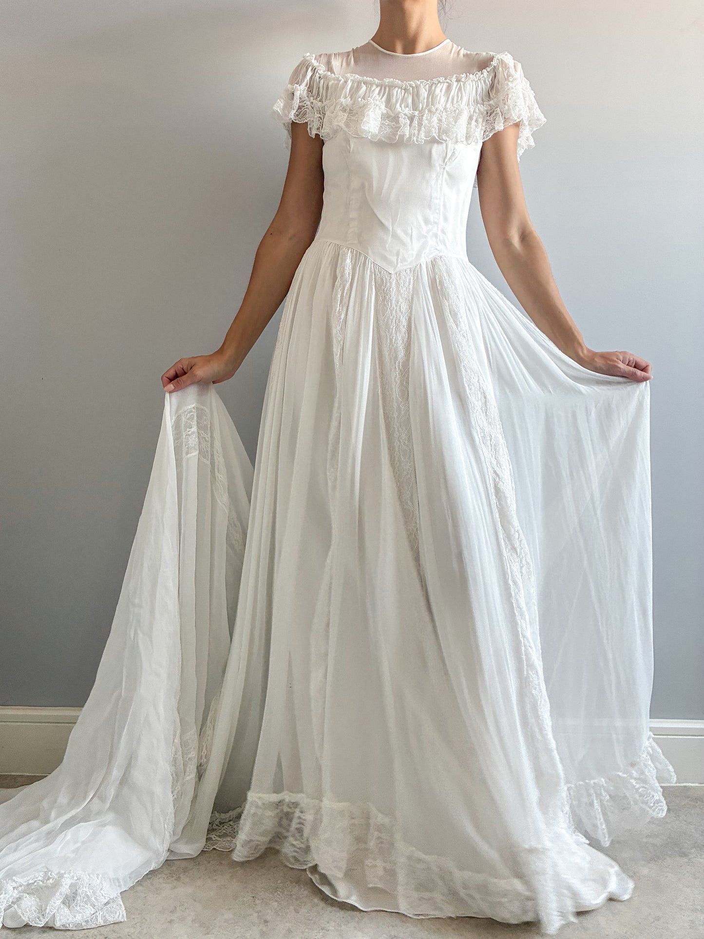 1940s Ivory Tulle Wedding Dress With Ruffle Neck And Cathedral Train
