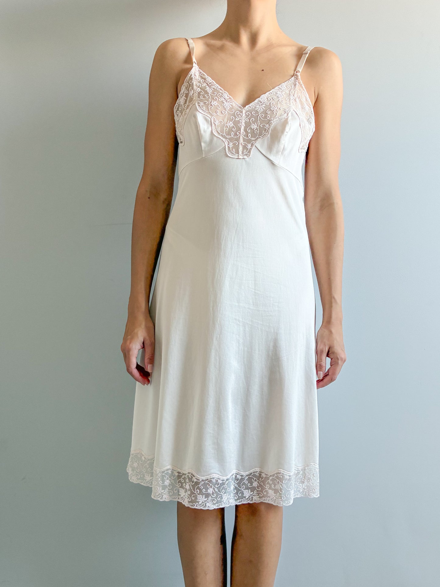 1970s Dusty Pink Midi Slip With Floral Lace Trims