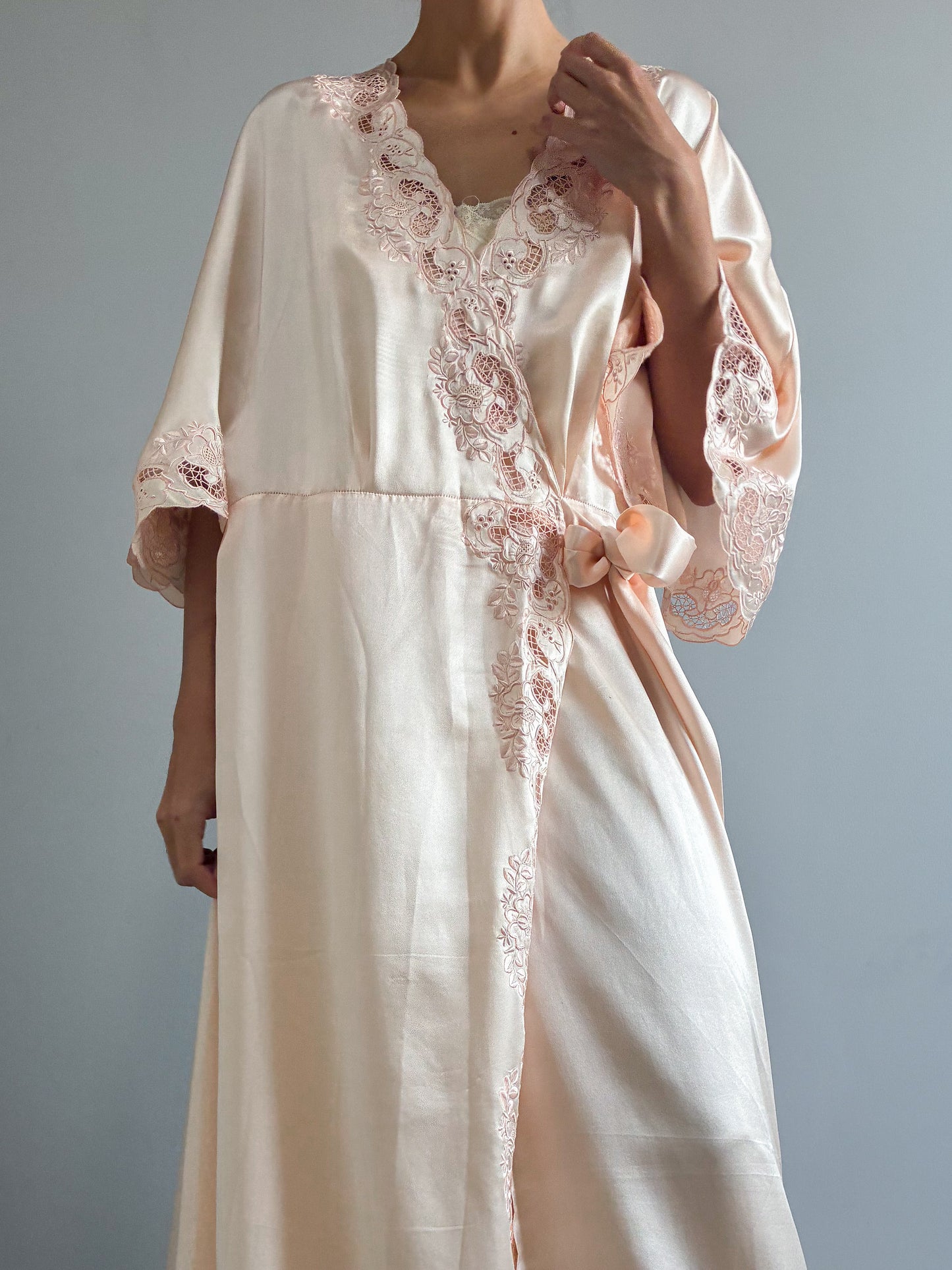 1970s Silk Peach Dressing Gown With Floral Embroidery