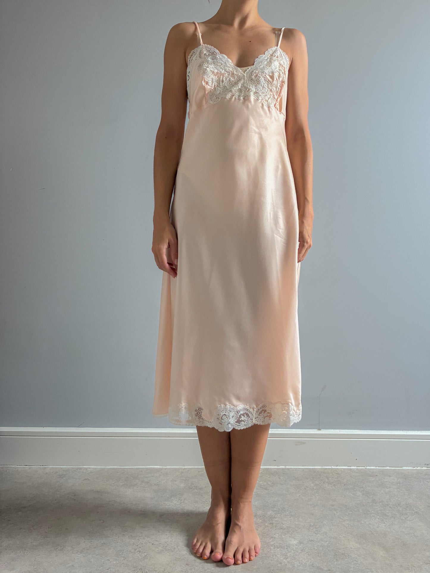 1940s Silky Midi Slip In Peach With Floral Lace