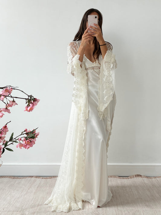 vintage wedding dresses for sale 1950s Tea Length Lace Vintage with Sleeves Vintage Sheath Bridal Gown with Natural Waist Vintage & Antique Bridal |