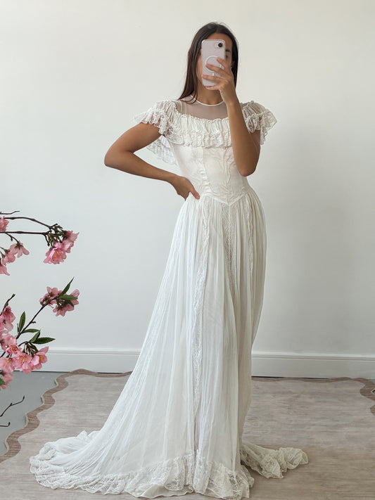 1940s Ivory Tulle Wedding Dress With Ruffle Neck And Cathedral Train
