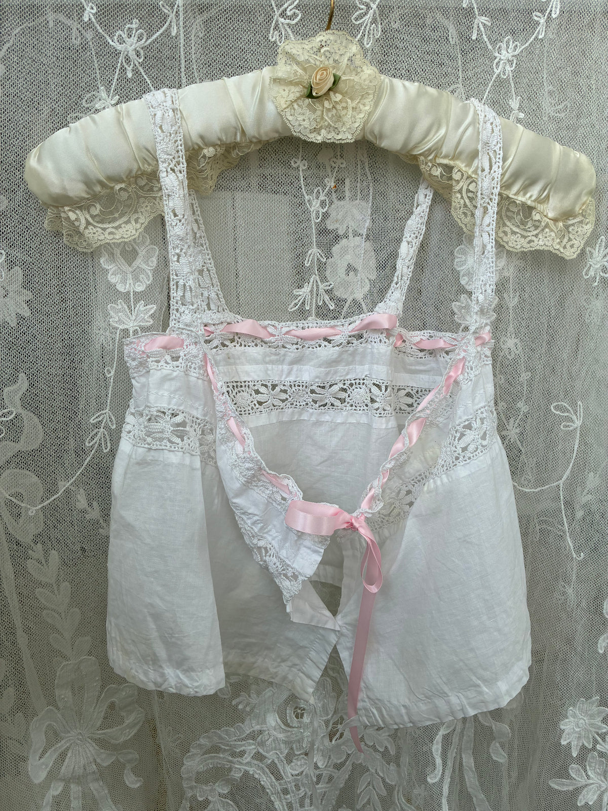 Antique Strappy Camisole With Pink Ribbon S M