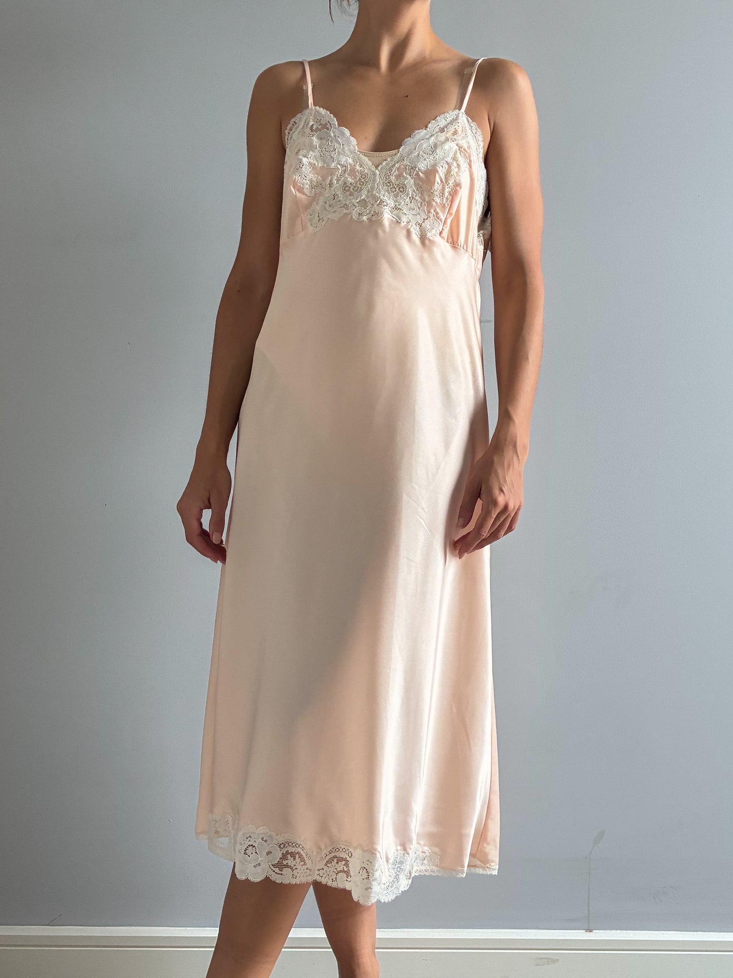 1940s Silky Midi Slip In Peach With Floral Lace