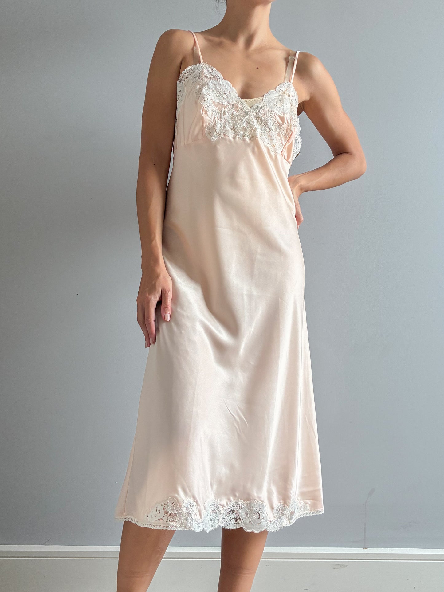 1940s Silky Midi Slip In Peach With Floral Lace