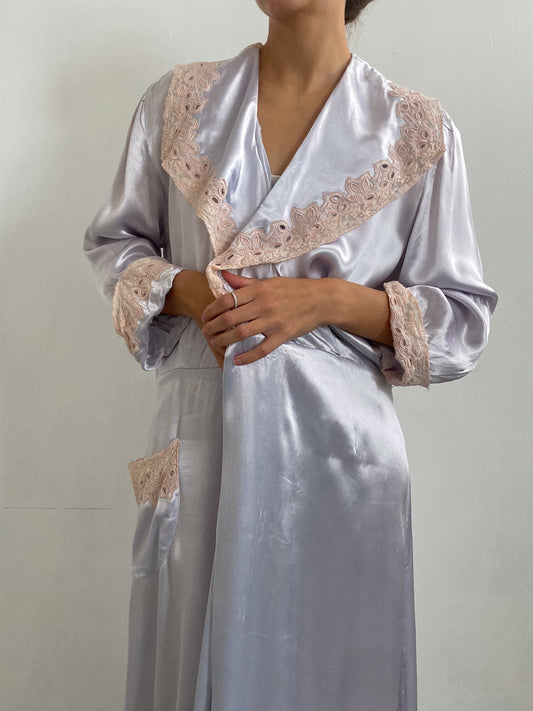 1940s Lilac Satin Robe with Oversized Collar & Lace Trims