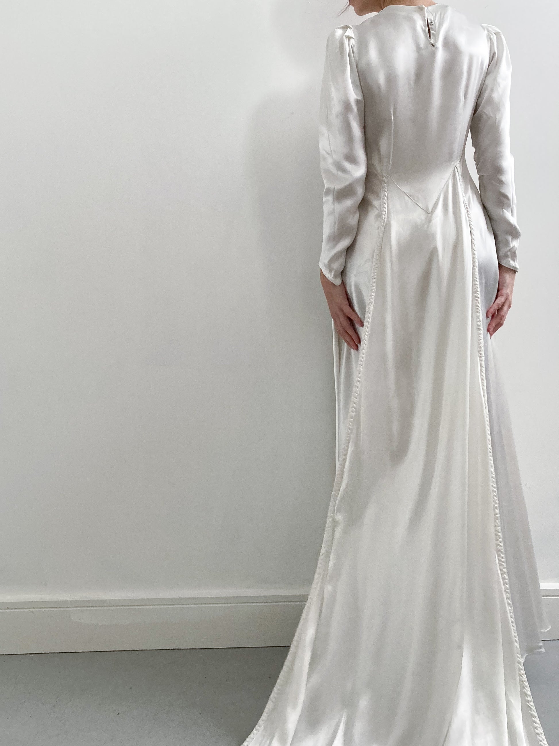 1940s Satin Charmeuse Wedding Dress with Pleated Detail and Wateau Tra – Adored Closet 1940s Satin Charmeuse Wedding Dress with Pleated Detail and Wateau Tra – Adored Closet