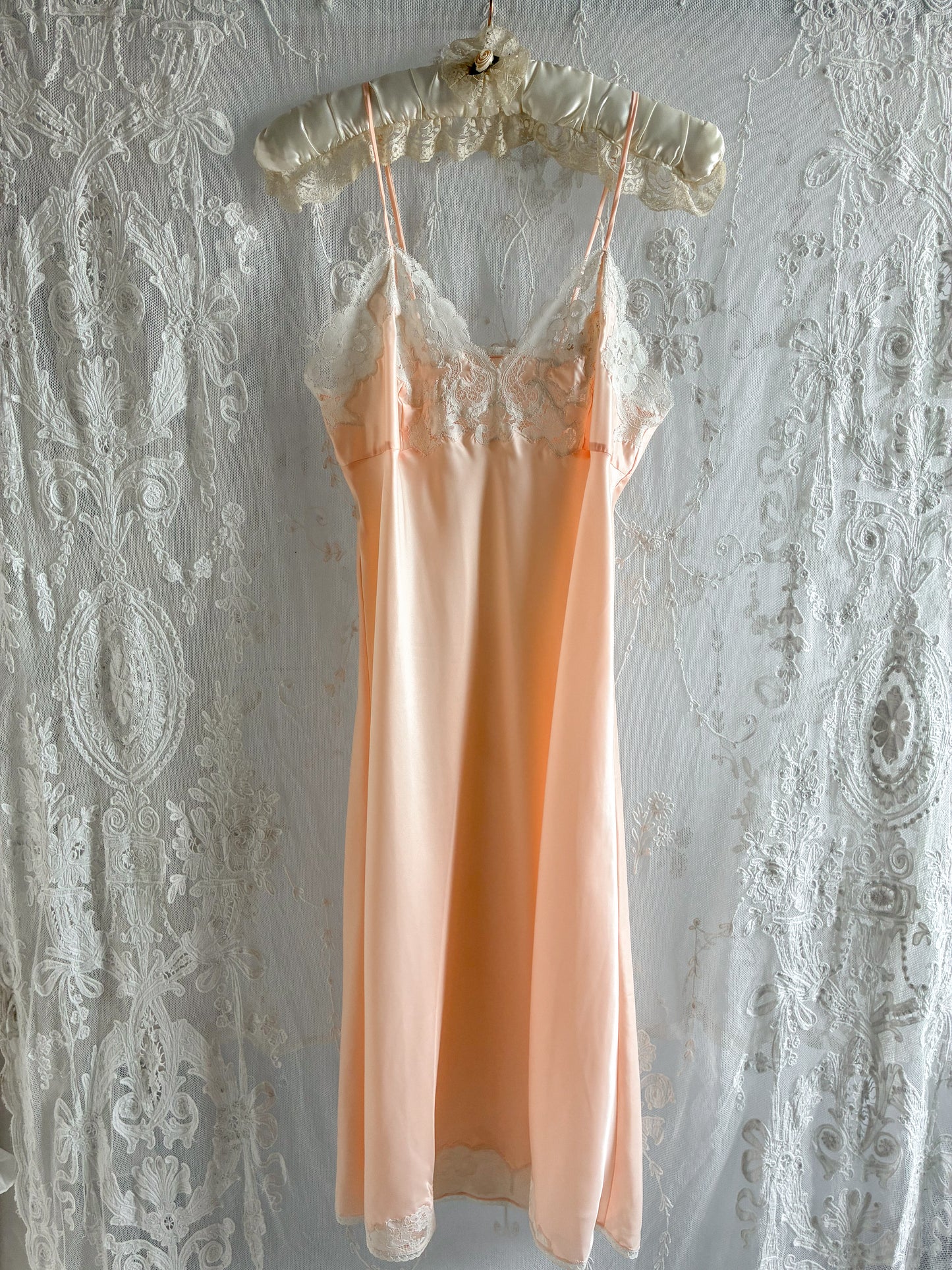 1940s Silky Midi Slip In Peach With Floral Lace
