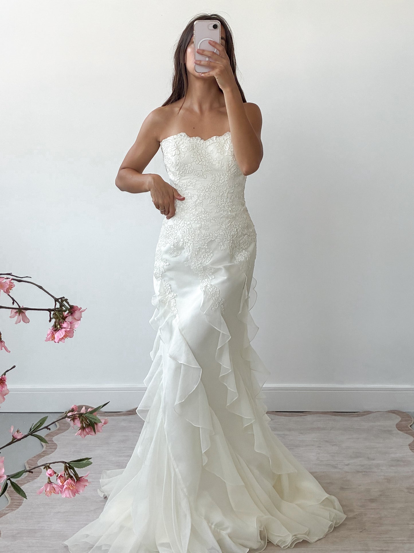 1990s Strapless Ivory Wedding Gown With Silk Lace Bodice & Ruffled Organza Skirt S M