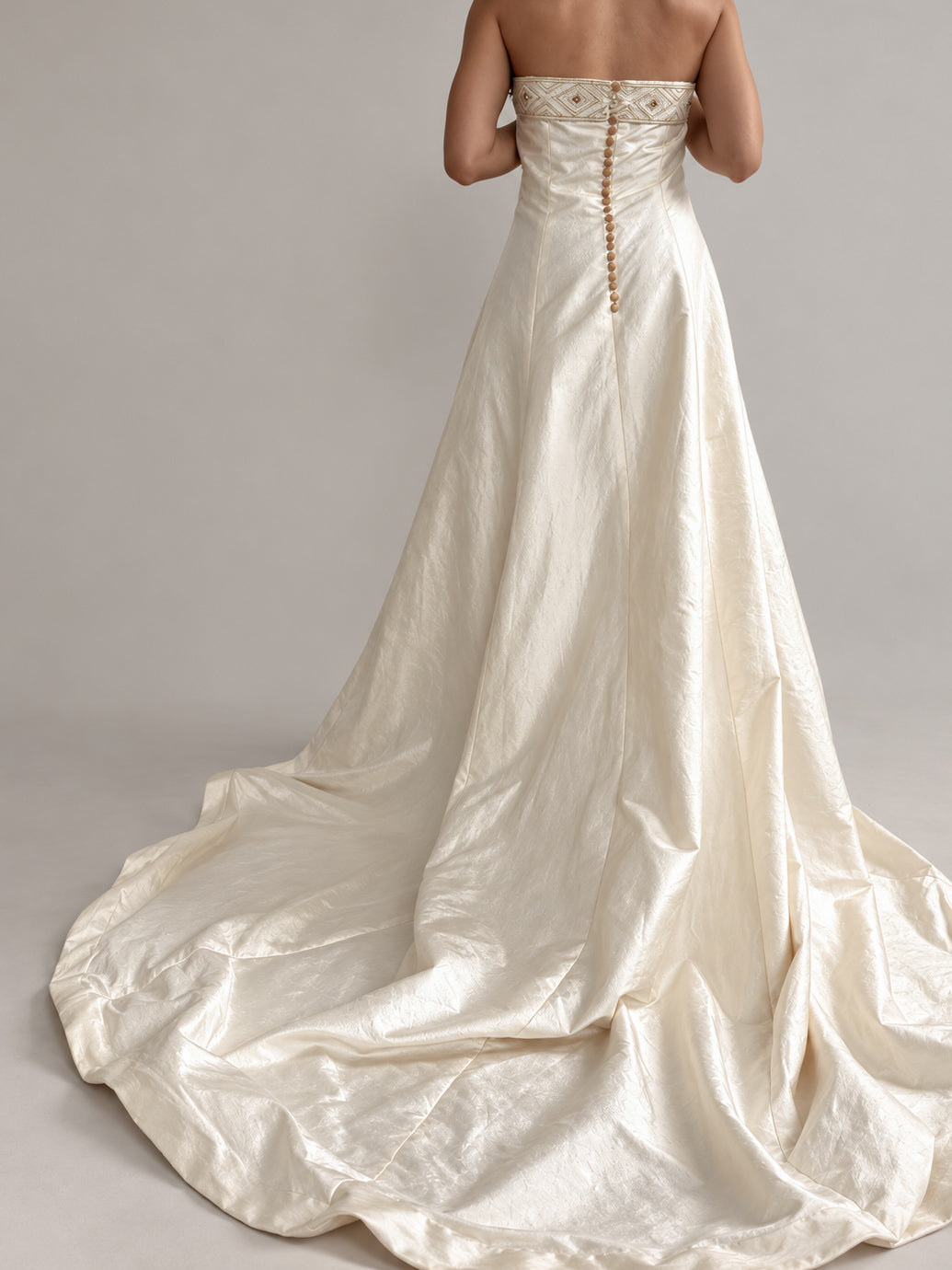 1990s Strapless Silk Boned Wedding Dress With Train And Convertible Beaded Trim M
