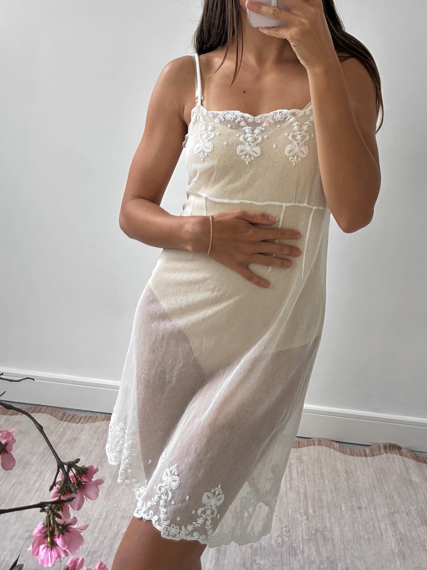 Antique Sheer Net Mini Slip With Bow Embroidery M