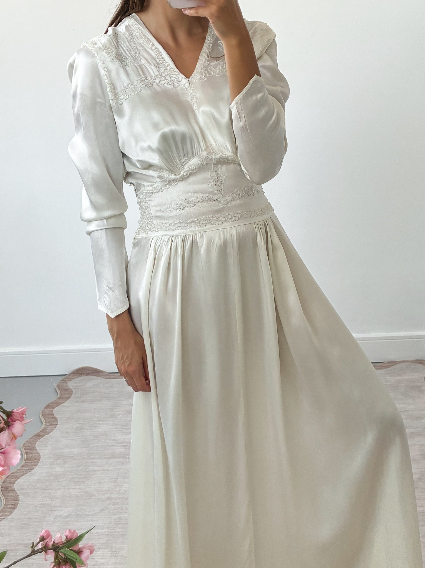 1940s Ivory Satin Dress With Sequins & Embroidery M