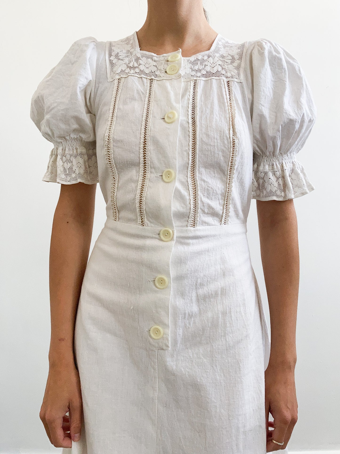 1970s White Cotton Prairie Dress with Lace and Puff Sleeves