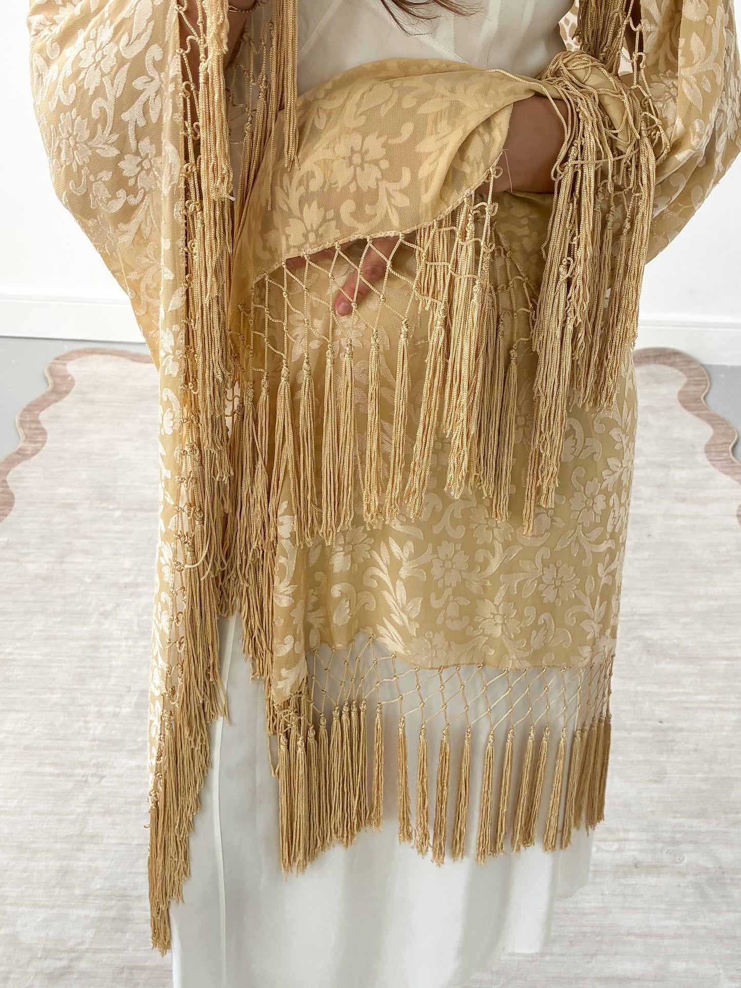 Vintage Cream Jacquard Floral Fringed Shawl
