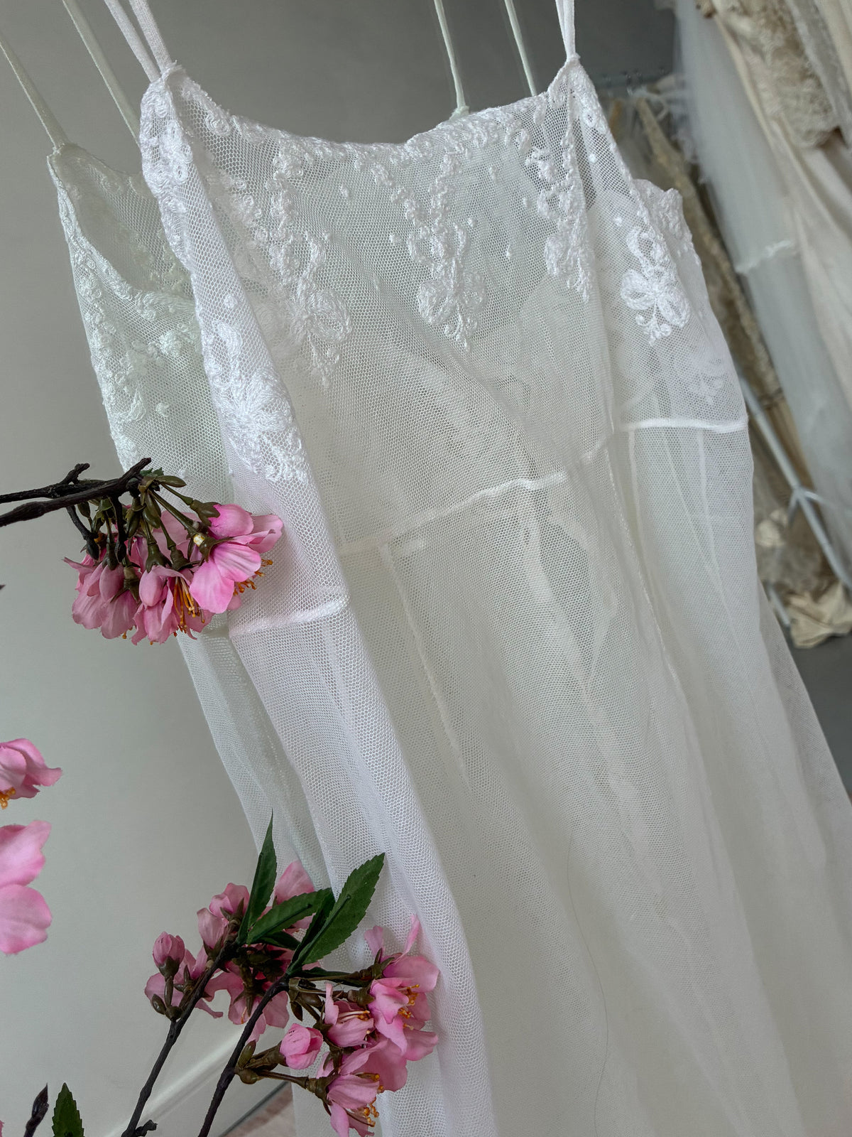 Antique Sheer Net Mini Slip With Bow Embroidery M