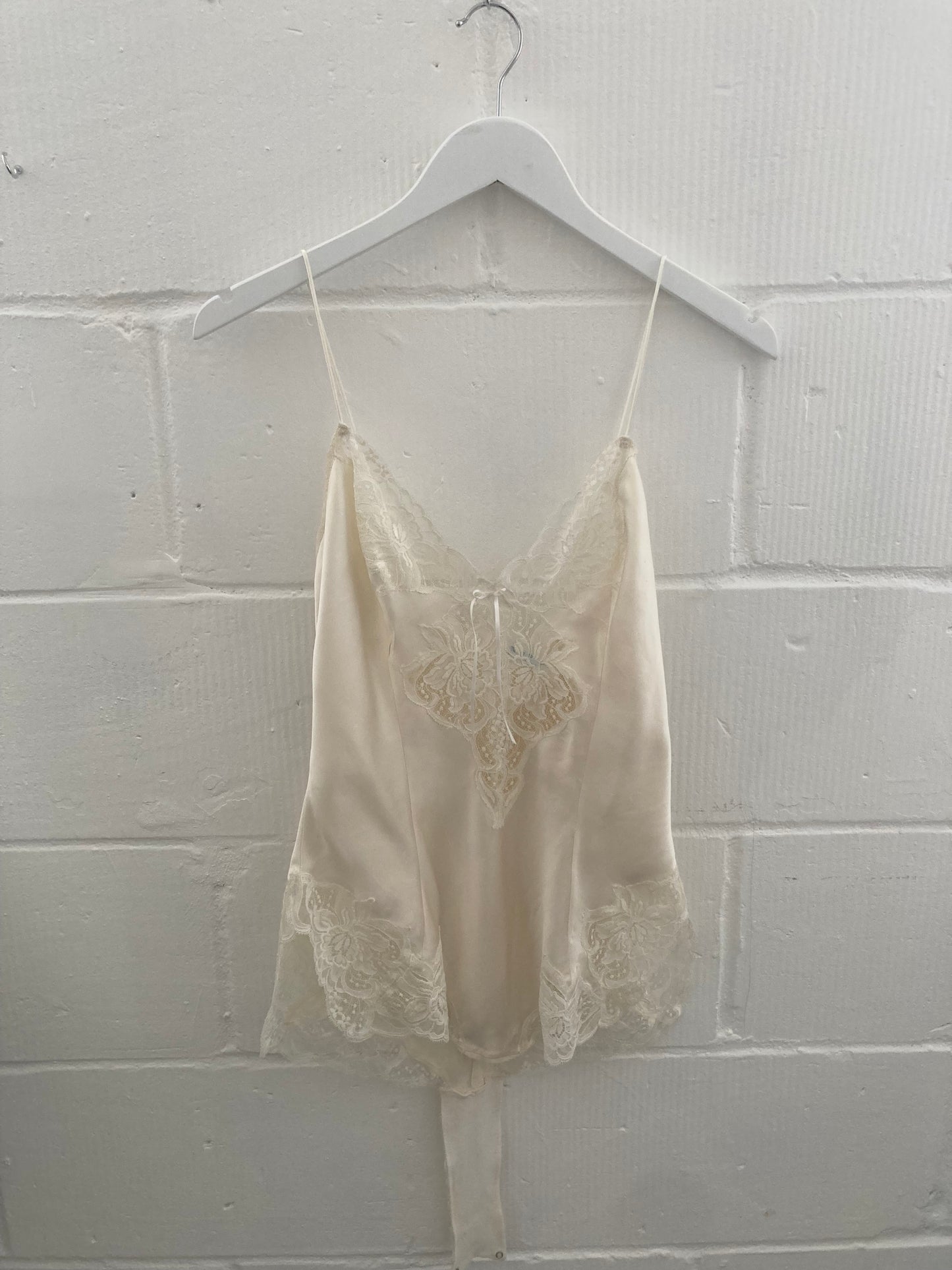 1970s Ivory Silk Teddy with White Floral Lace S/M