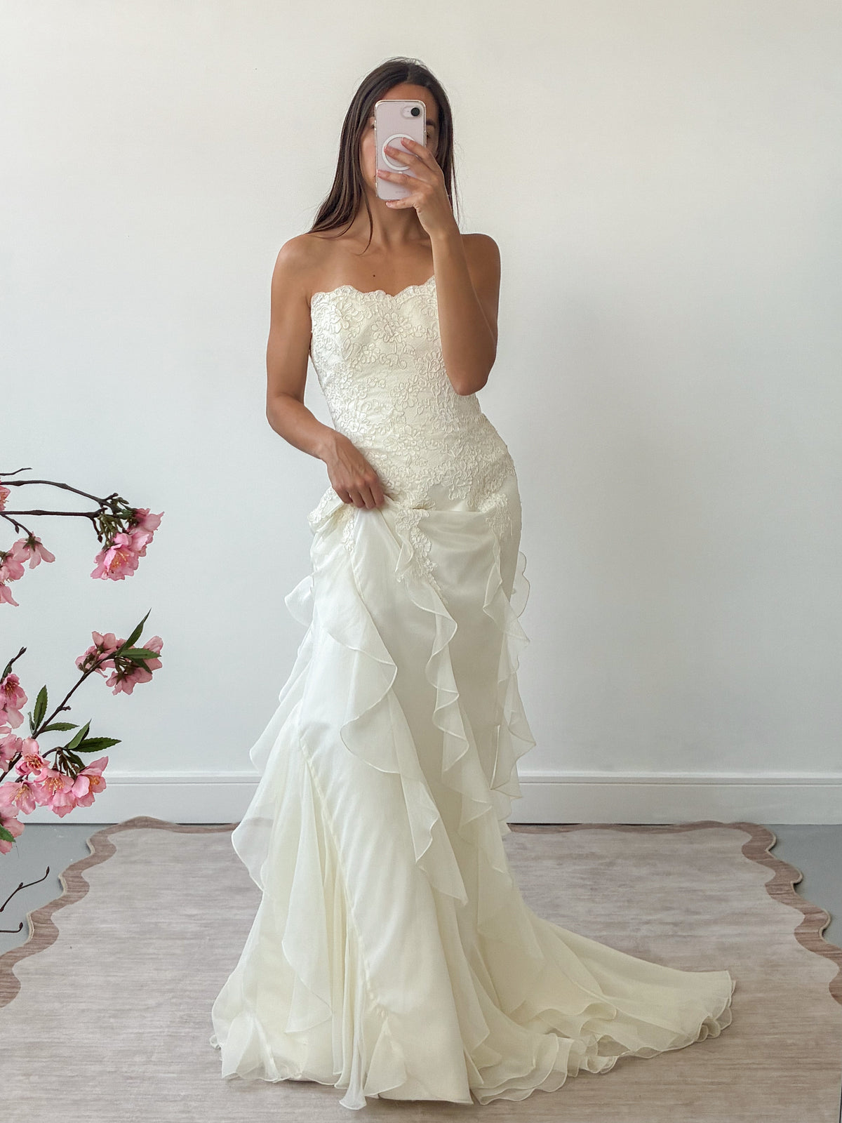 1990s Strapless Ivory Wedding Gown With Silk Lace Bodice & Ruffled Organza Skirt M