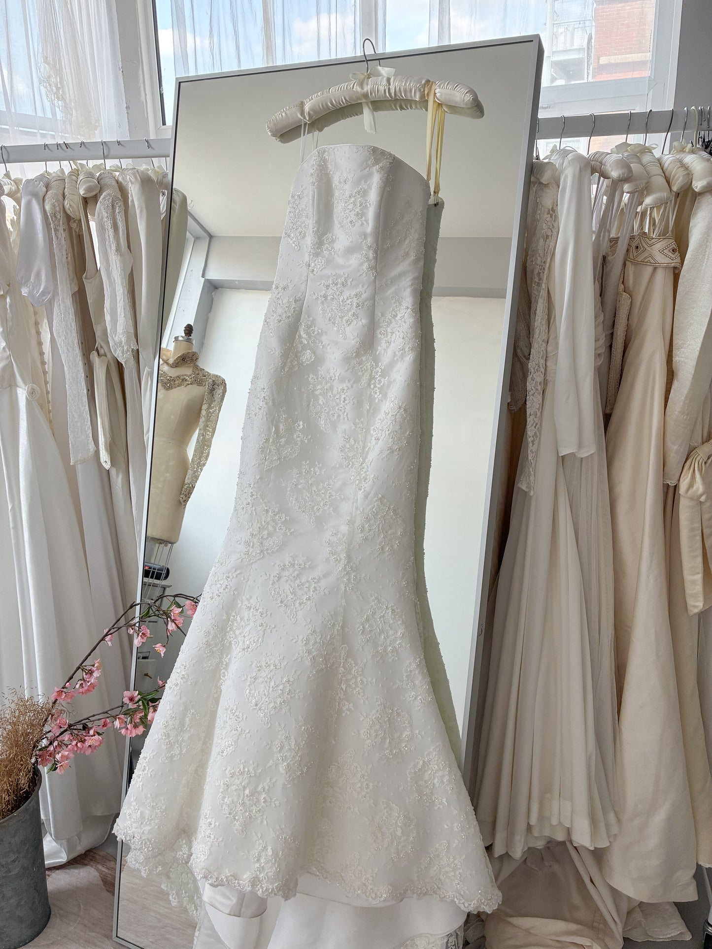 2001 Designer Maggie Sotero Lace Beaded Mermaid Wedding Dress