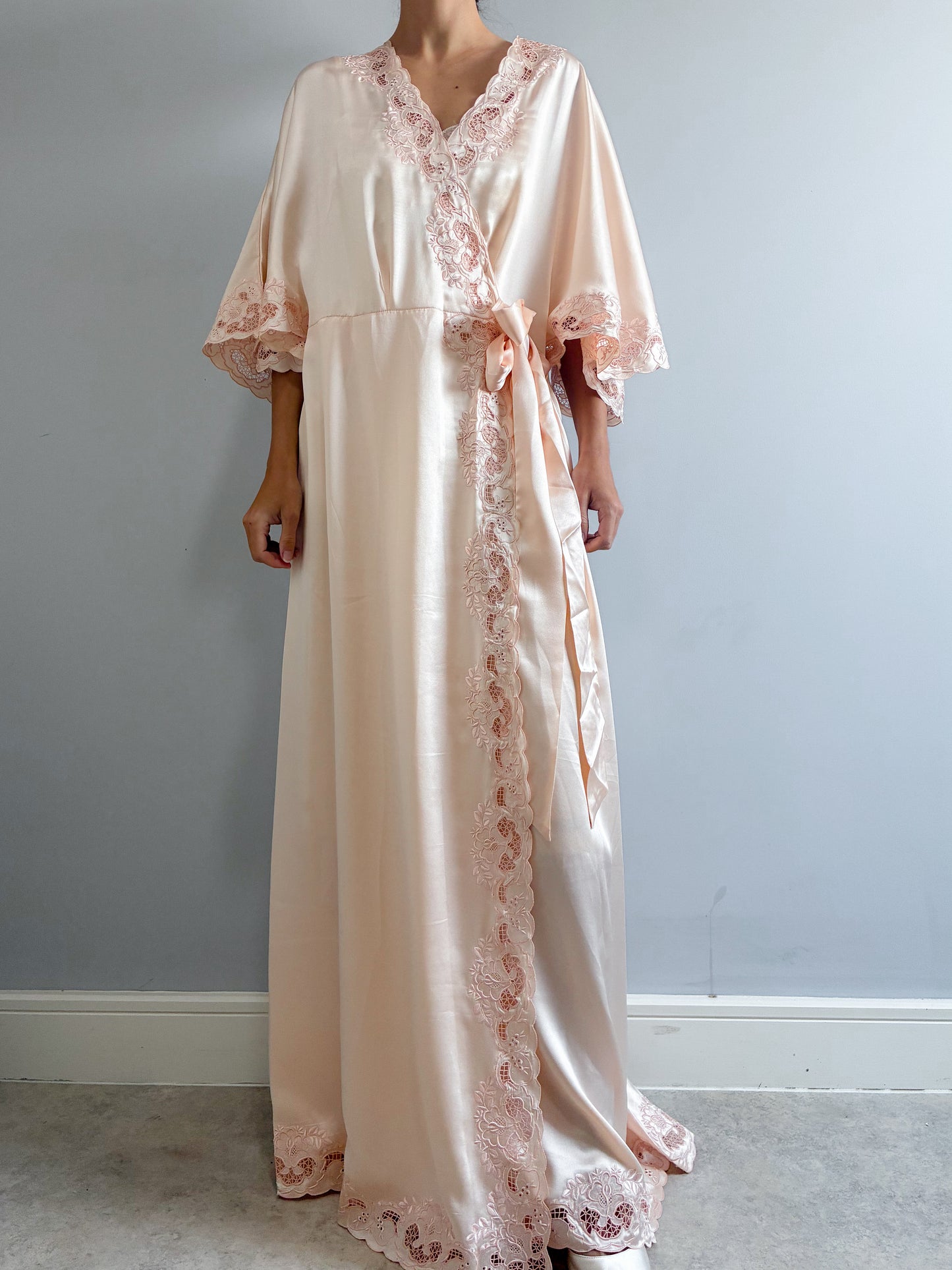 1970s Silk Peach Dressing Gown With Floral Embroidery
