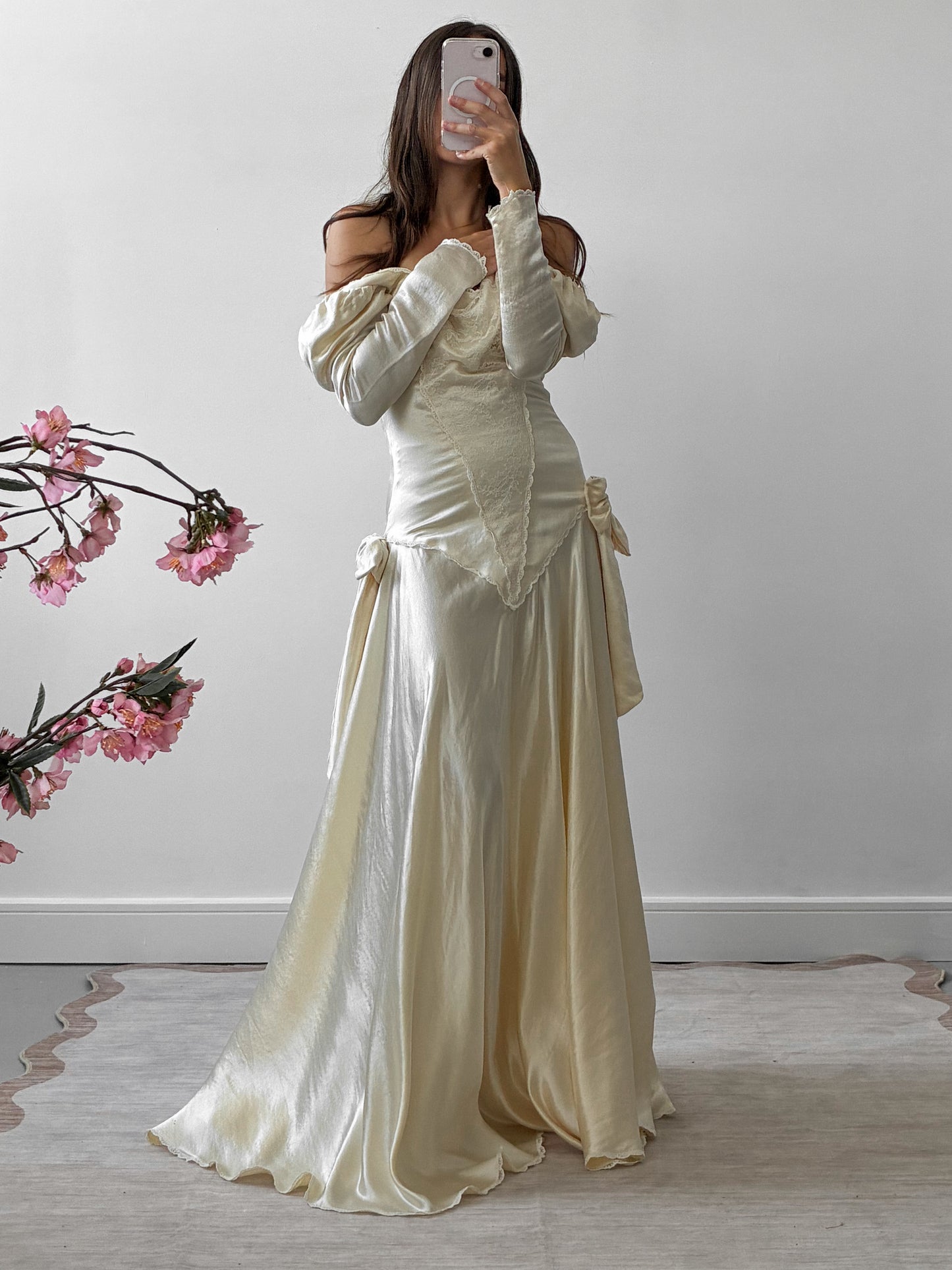 1980s Silk Asymmetrical Wedding Dress With Bow Detail S M