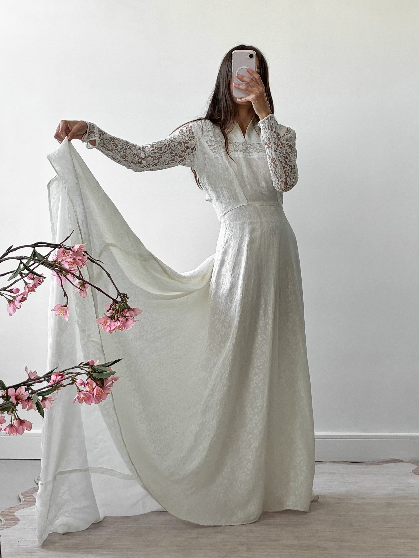 1940s Ivory Jacquard And Lace Dress With Puddle Train