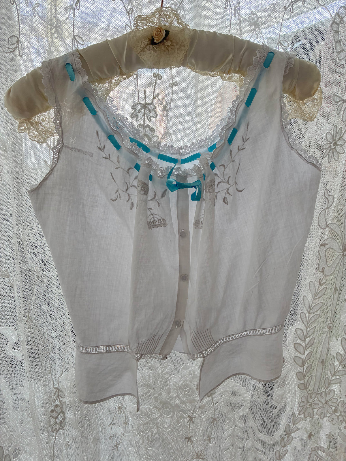 Antique Cotton Top With Blue Ribbon M L