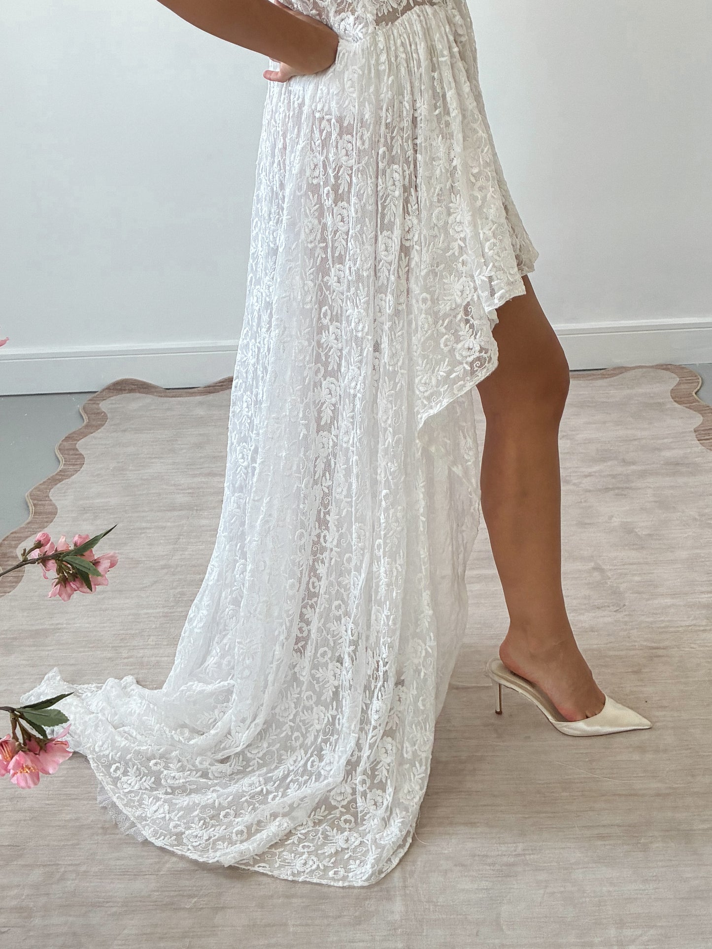 1940s High-Low Floral Lace Dress With Asymmetric Train