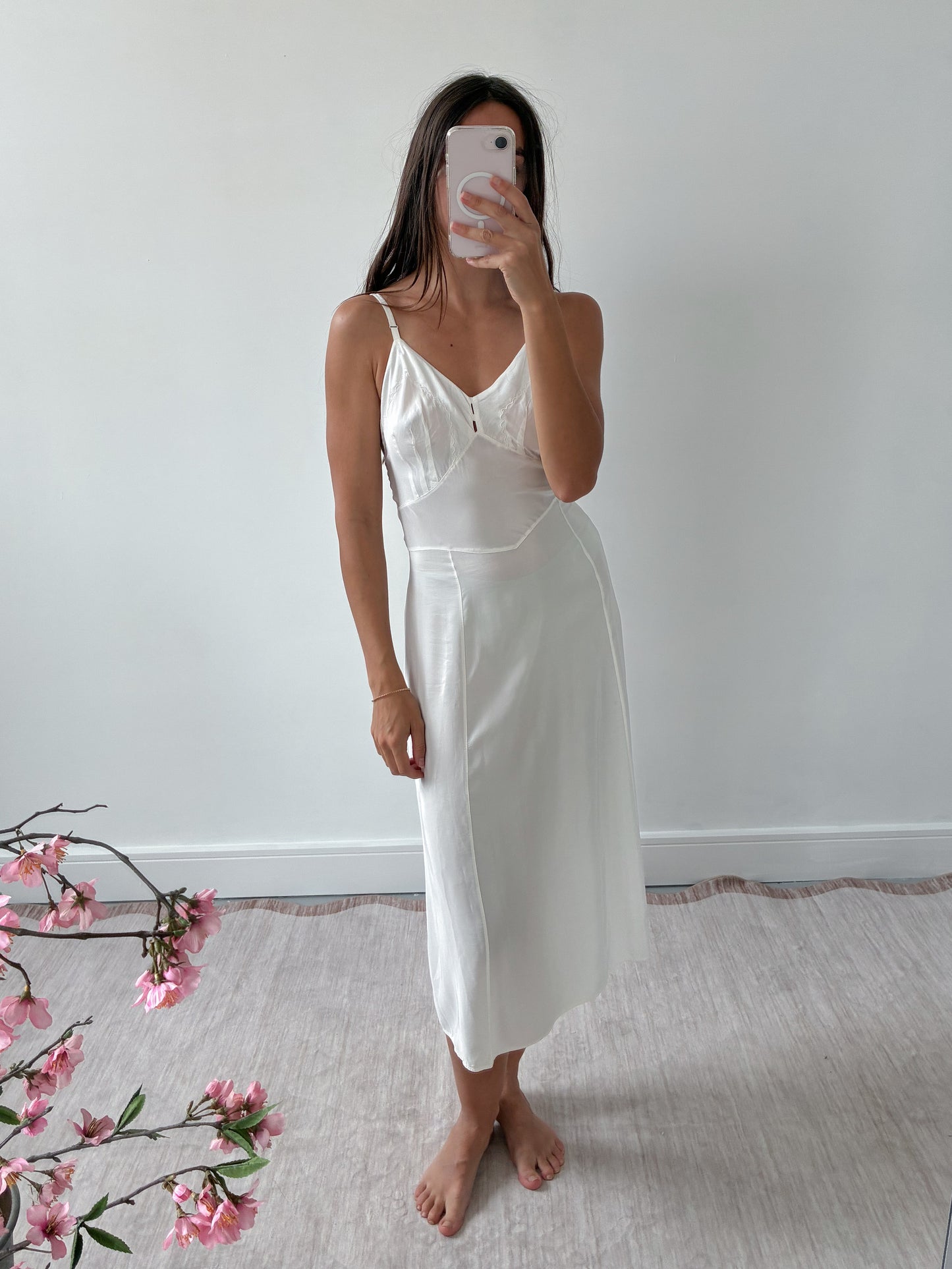 1930s Milky White Satin Slip with Delicate Embroidery S