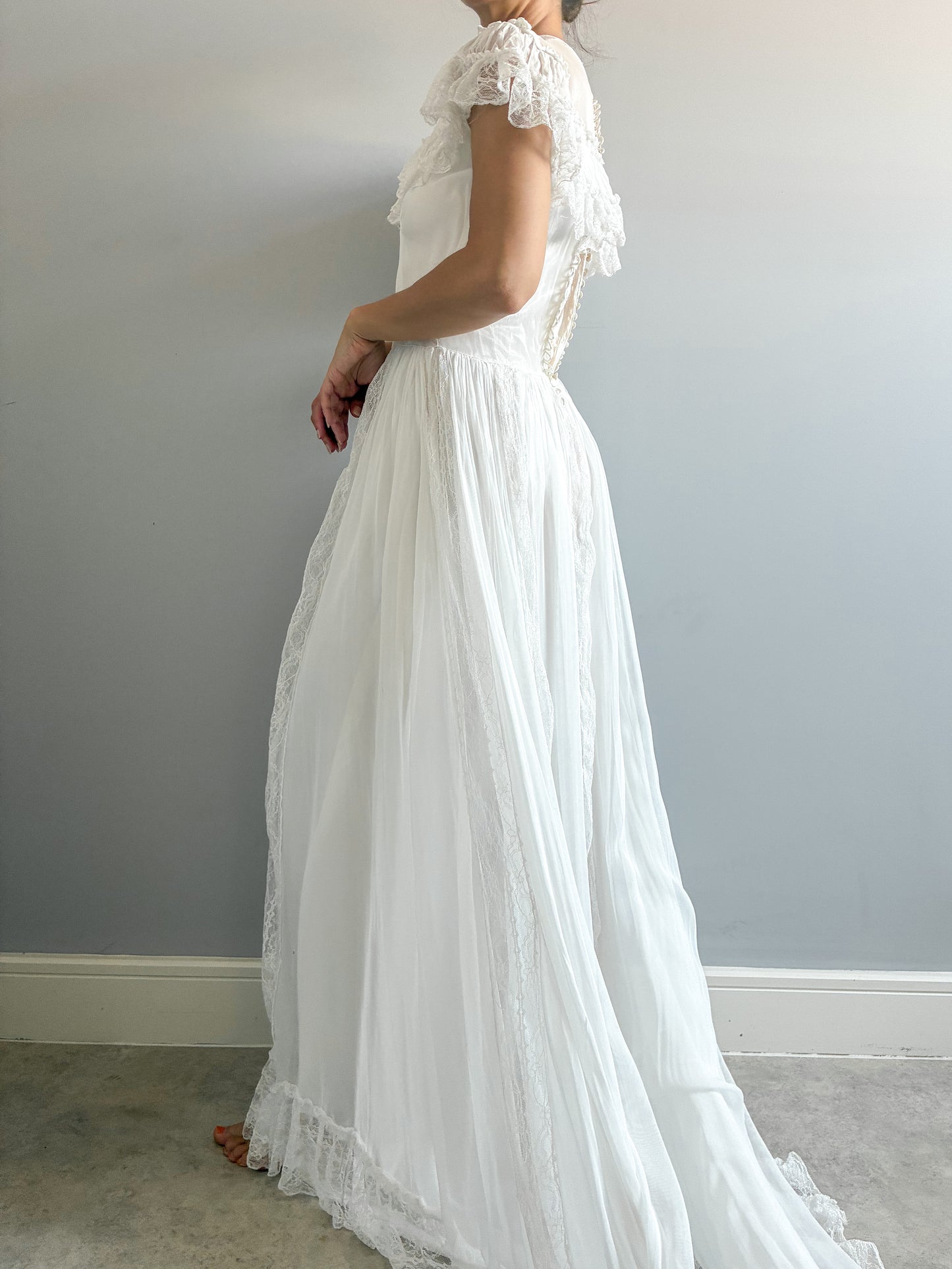 1940s Ivory Tulle Wedding Dress With Ruffle Neck And Cathedral Train